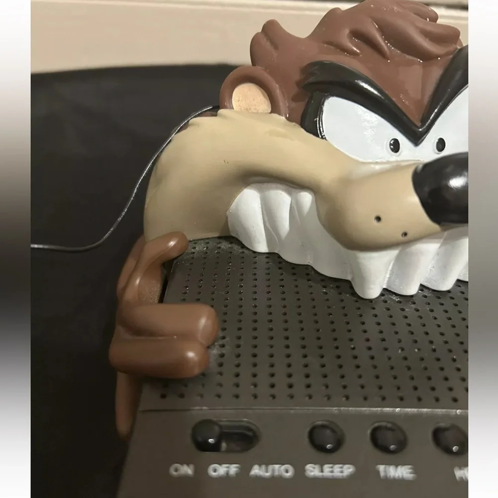 Vintage Warner Bros Taz Tazmanian Devil Westclox Alarm/Radio Clock 1997 RARE HTF